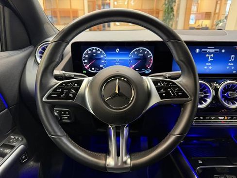 Used 2025 Mercedes-Benz GLA 250 image 8