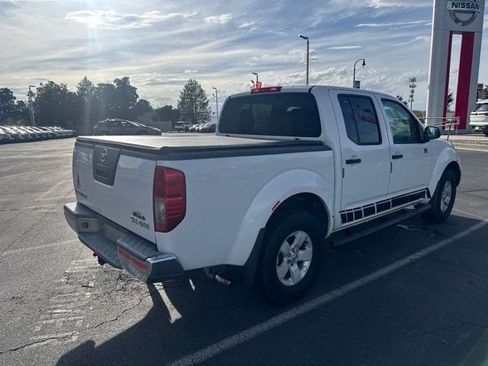 Used 2010 Nissan Frontier SE AWD/4WD image 3