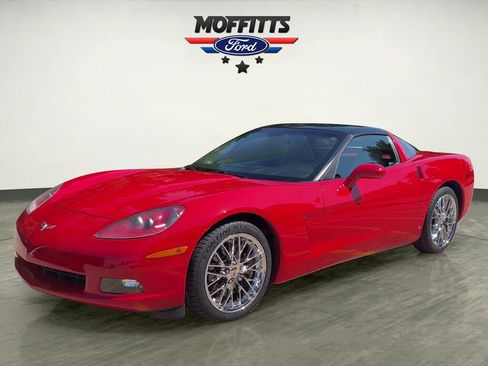 Used 2006 Chevrolet Corvette Coupe w/ Preferred Equipment Group RWD image 1