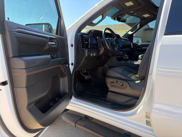 Used 2023 GMC Sierra 1500 AT4 w/ Technology Package AWD/4WD image 10