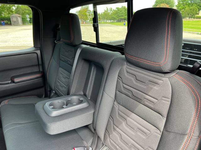 Used 2025 Nissan Frontier PRO-4X AWD/4WD image 25