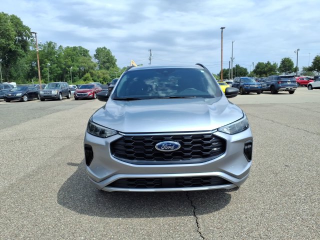 Certified 2024 Ford Escape ST-Line w/ Tech Pack #1 FWD image 2