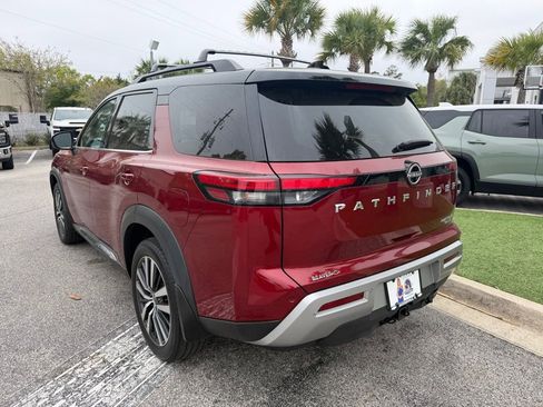 Used 2022 Nissan Pathfinder Platinum w/ Cargo Package image 6