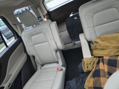 Used 2022 Lincoln Aviator Reserve image 5