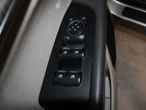 Used 2020 Lincoln Nautilus Reserve w/ Equipment Group 201A image 6