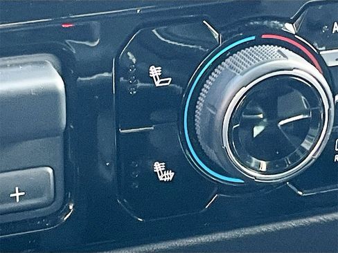 Used 2025 Chevrolet Silverado 1500 RST w/ Dark Appearance Package image 21