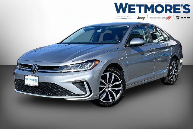 Used 2025 Volkswagen Jetta SE FWD image 3