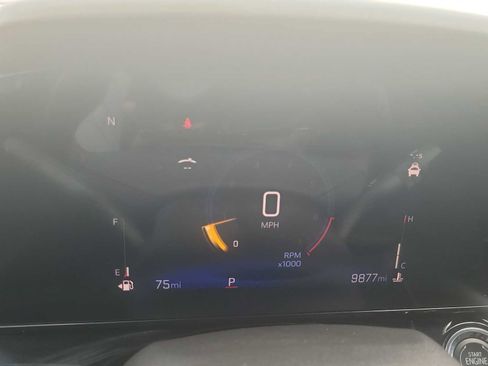 Used 2025 Chevrolet Trax RS w/ Sunroof Package FWD image 22