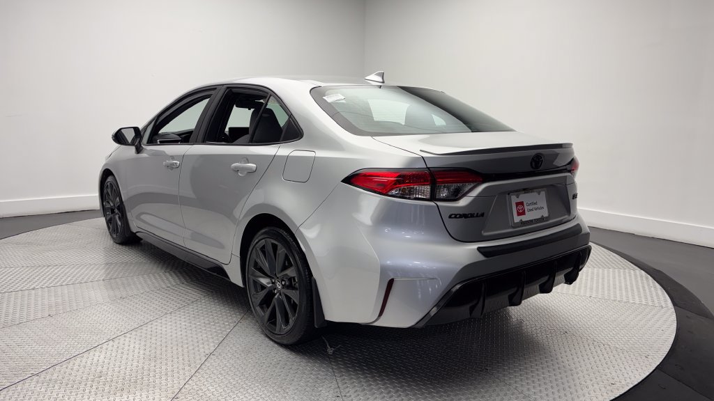 Certified 2025 Toyota Corolla SE FWD image 30