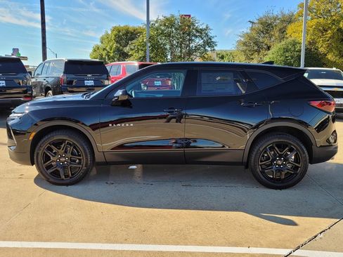 New 2026 Chevrolet Blazer LT image 2