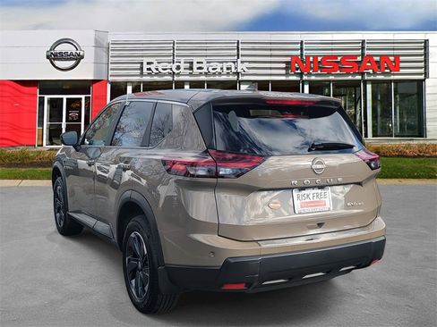 Certified 2024 Nissan Rogue SV image 5