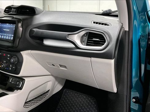 Used 2021 Jeep Renegade Latitude w/ Convenience Group FWD image 19