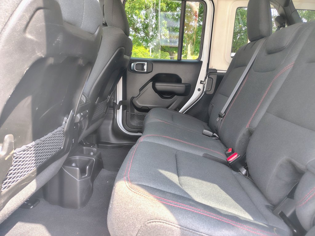 Used 2026 Jeep Wrangler Unlimited Rubicon AWD/4WD image 32