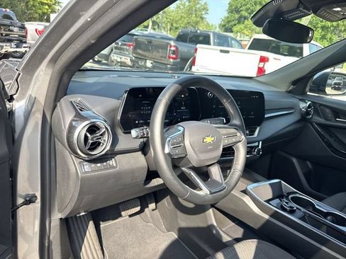 Used 2026 Chevrolet Equinox LT AWD/4WD image 10