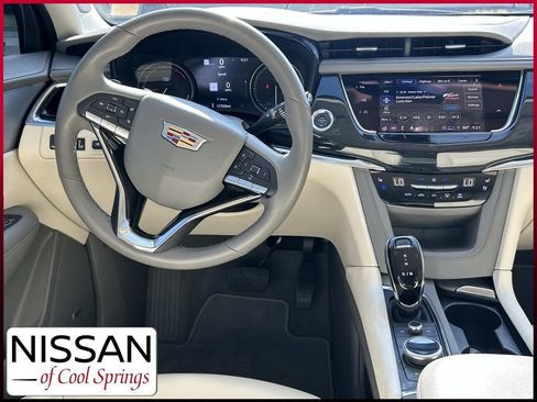 Used 2025 Cadillac XT6 Premium Luxury w/ Technology Package FWD image 26