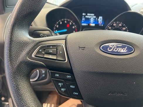 Used 2019 Ford Escape SE image 25