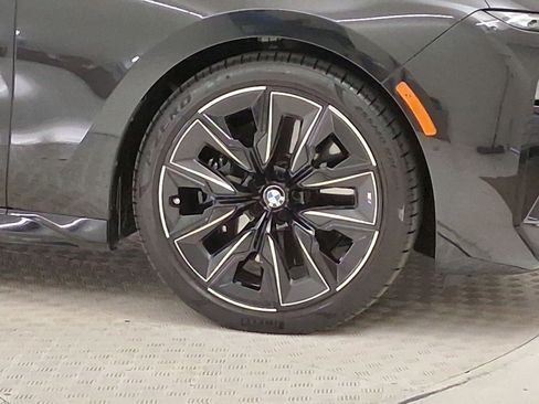 Used 2025 BMW 760i xDrive AWD/4WD image 10