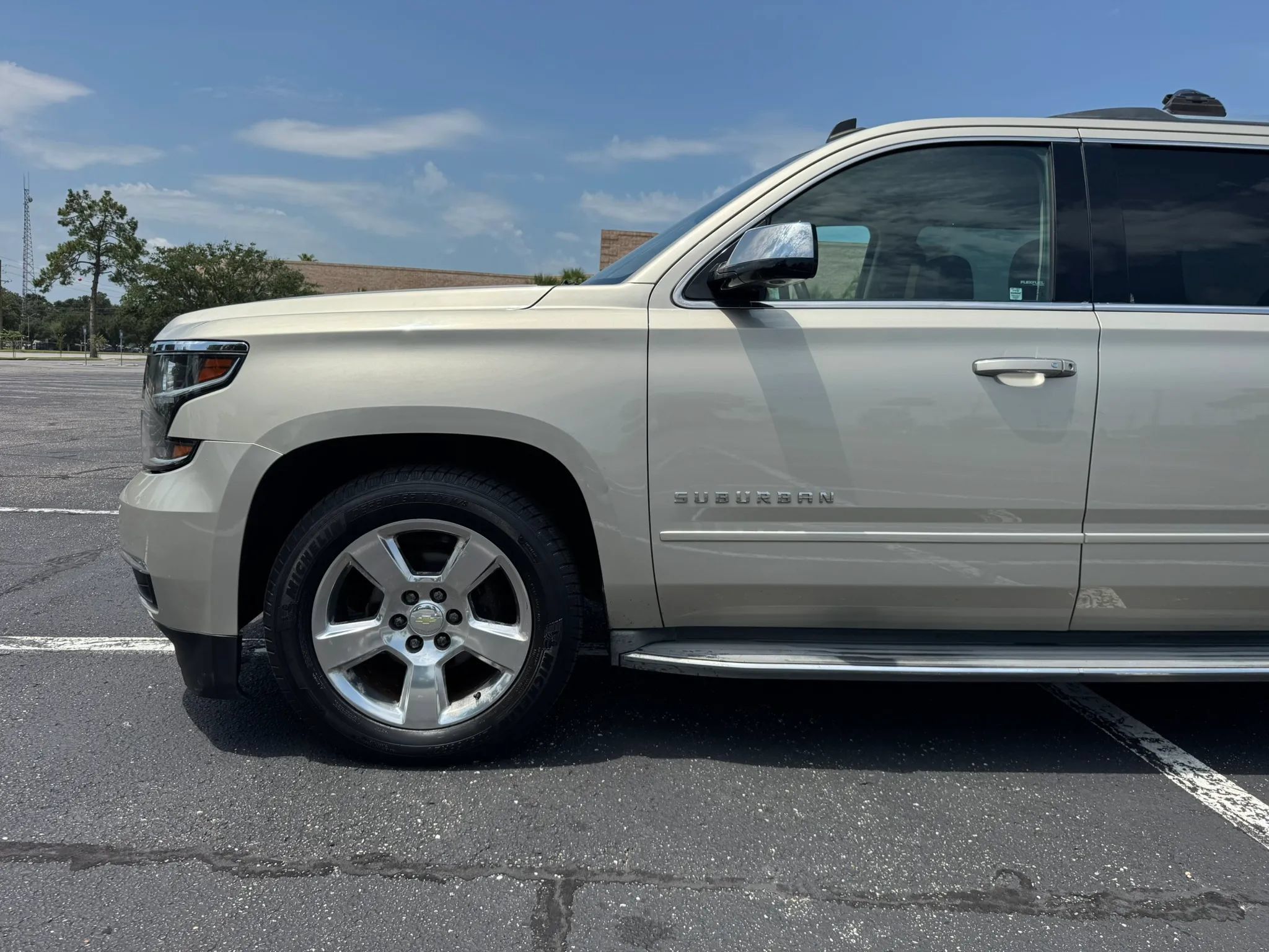 Used 2015 Chevrolet Suburban LTZ AWD/4WD image 10