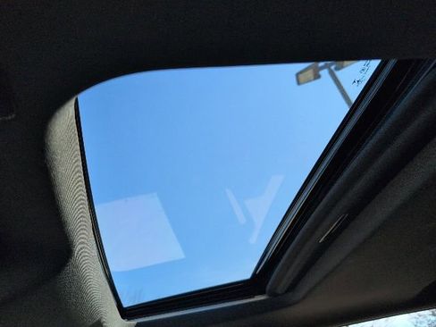 Certified 2023 GMC Sierra 1500 AT4 w/ Technology Package image 26