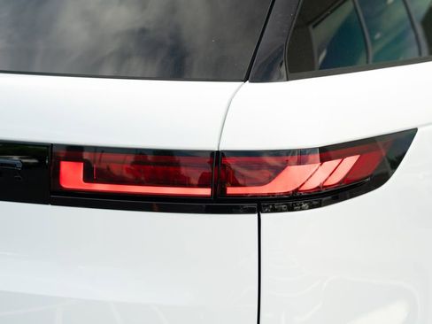 Used 2024 Land Rover Range Rover Sport Dynamic SE AWD/4WD image 12