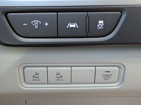 Certified 2022 Kia Carnival LX FWD image 19