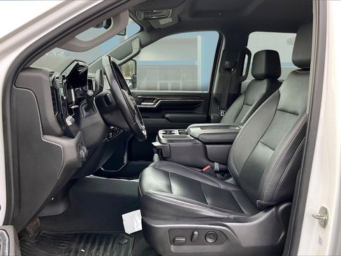 Used 2024 Chevrolet Silverado 2500 LTZ image 22