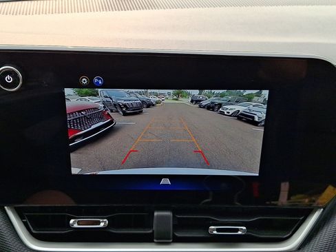 Used 2026 Chevrolet Equinox LT w/ Convenience Package II FWD image 17