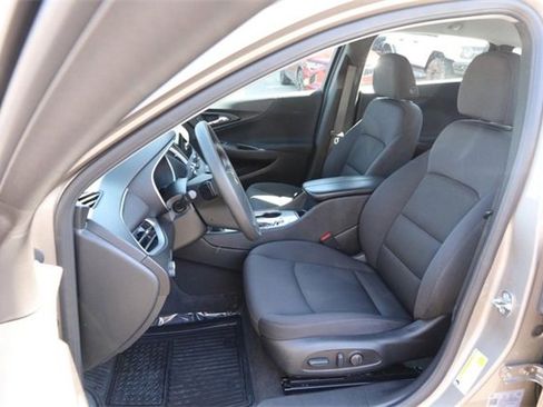 Used 2024 Chevrolet Malibu LT image 8