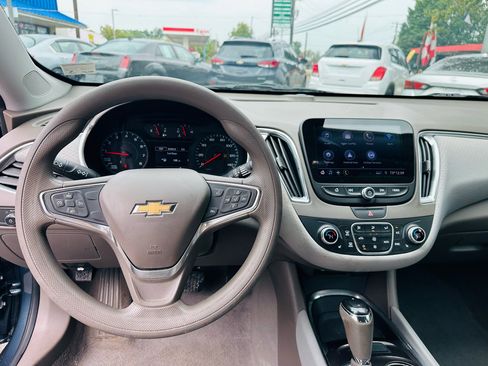 Used 2019 Chevrolet Malibu LT image 14