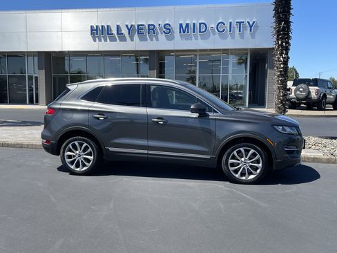 Used 2019 Lincoln MKC Select w/ Select Plus Package AWD/4WD image 2