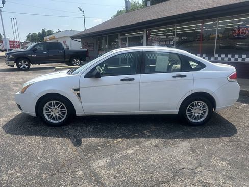 Used 2008 Ford Focus SE FWD image 3