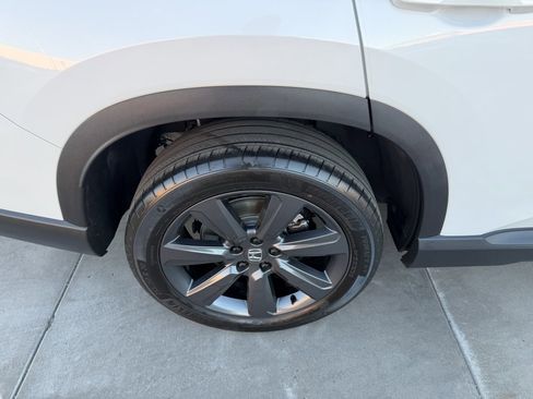 Used 2023 Honda Pilot Sport image 15