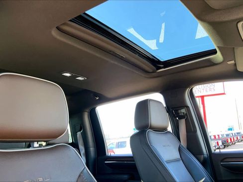 Used 2024 GMC Sierra 2500 Denali w/ Denali Reserve Package image 13