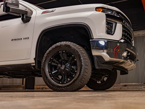 Used 2020 Chevrolet Silverado 2500 LTZ w/ LTZ Premium Package image 11