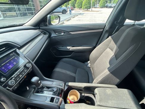 Used 2019 Honda Civic EX image 2