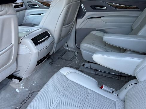 Used 2022 Cadillac Escalade ESV Sport Platinum w/ Heavy-Duty Trailer Package image 12