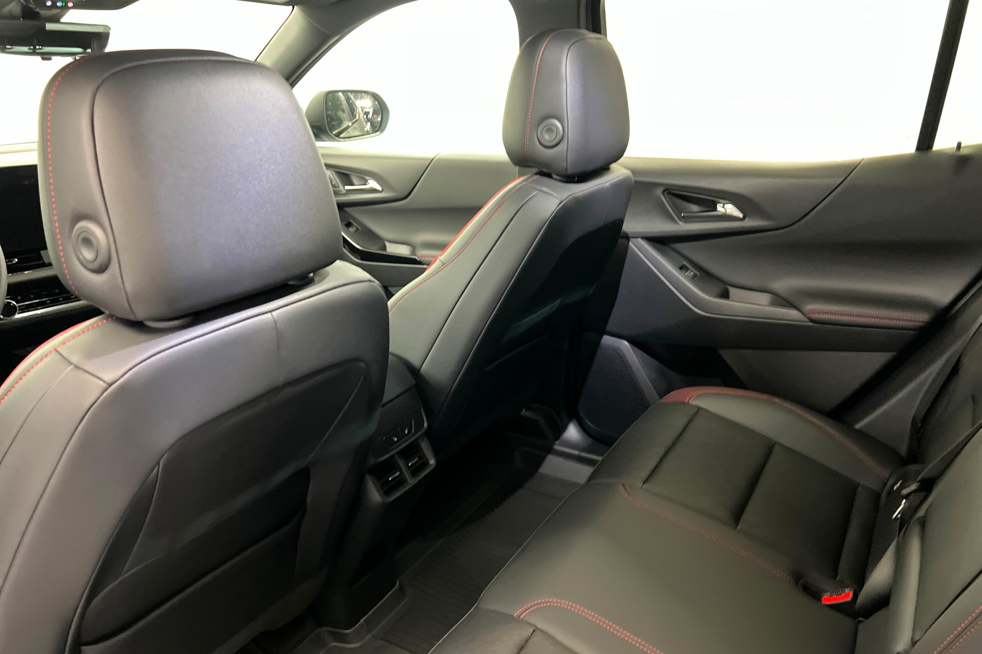 New 2027 Chevrolet Equinox RS w/ Safety and Technology Package AWD/4WD image 20