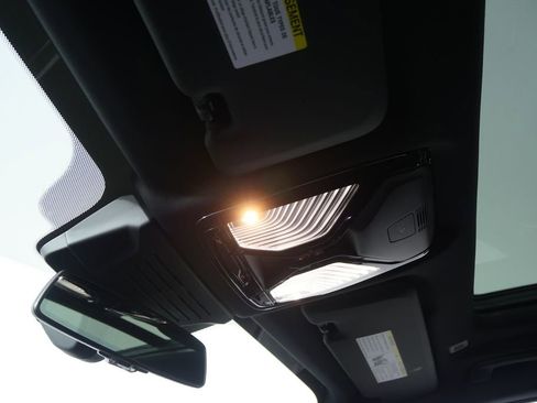 Used 2026 BMW X5 xDrive40i w/ M Sport Package image 19