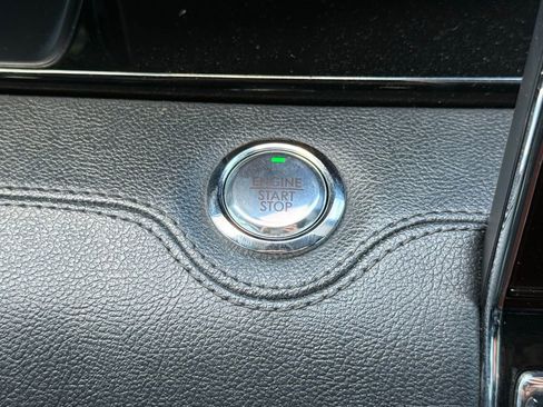 Used 2023 Lincoln Navigator Reserve AWD/4WD image 30