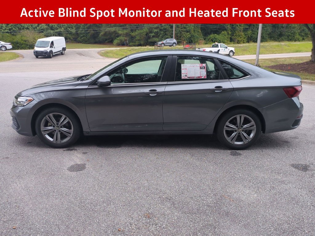 Used 2024 Volkswagen Jetta SE FWD image 8