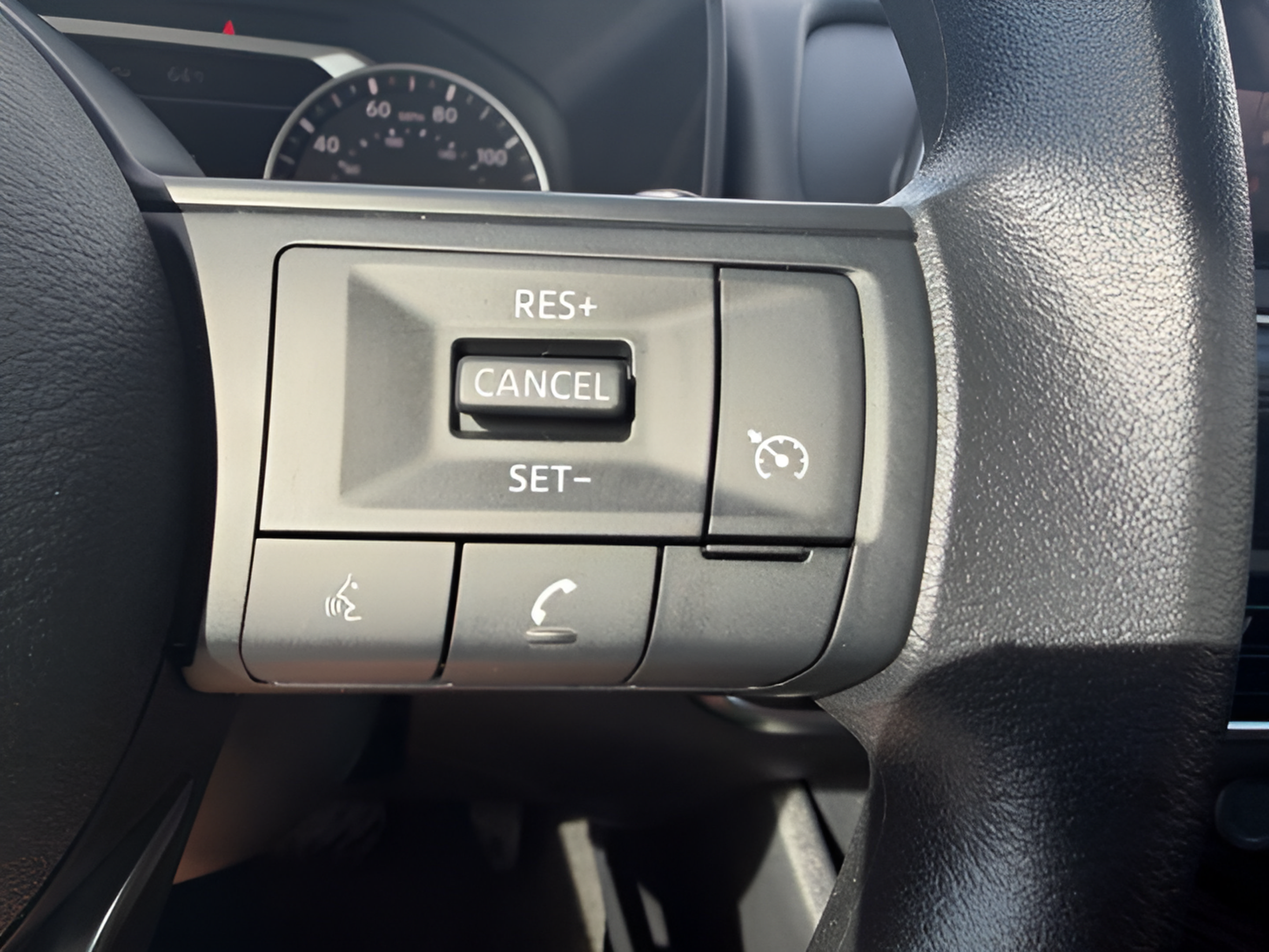 Used 2024 Nissan Rogue S AWD/4WD image 14