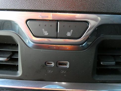 Certified 2023 Chevrolet Silverado 1500 High Country w/ High Country Premium Package image 20