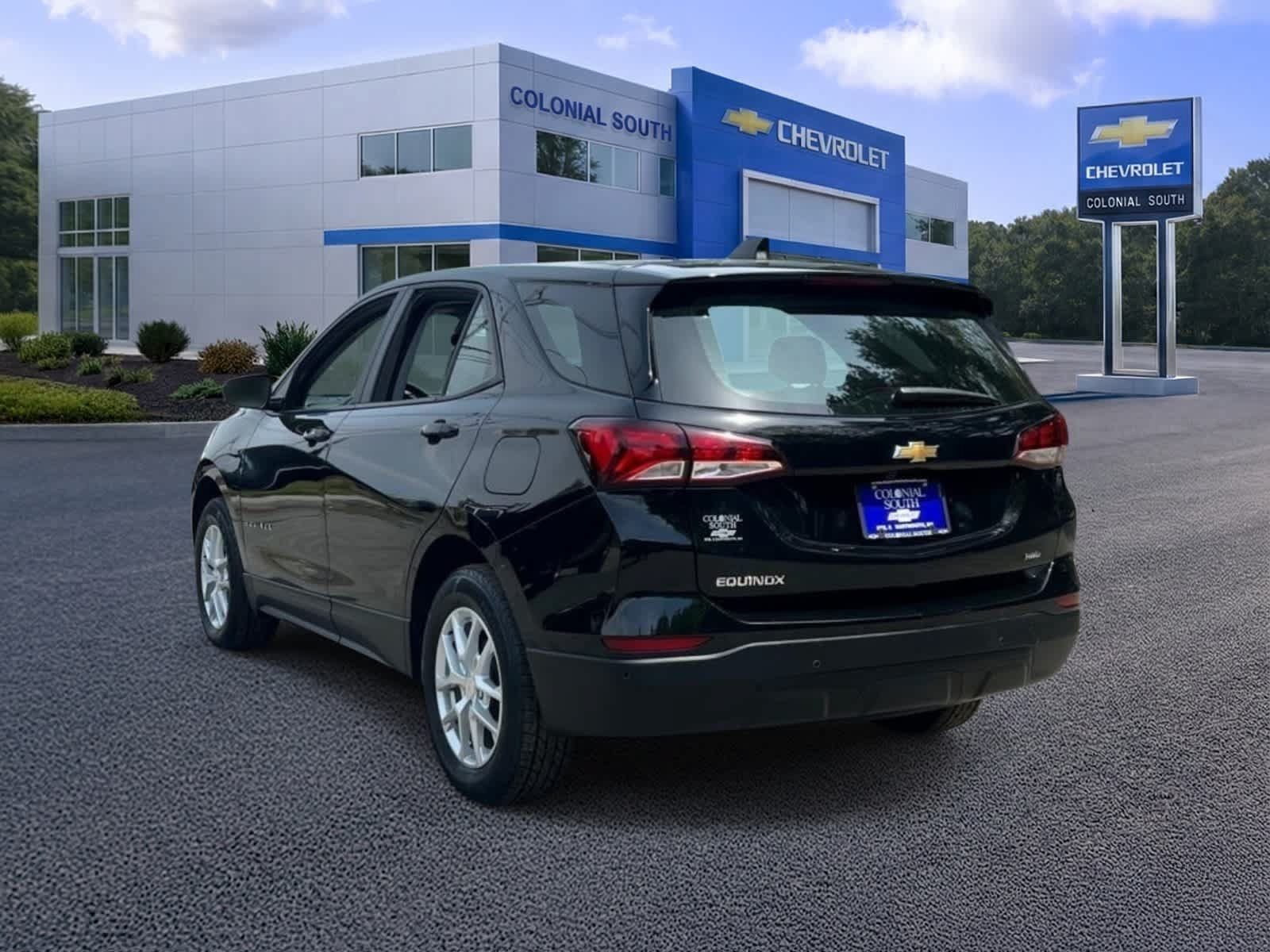 Certified 2023 Chevrolet Equinox LS w/ Driver Confidence II Package AWD/4WD image 4