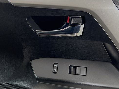 Used 2017 Toyota RAV4 XLE w/ Plus Special Value Package FWD image 30