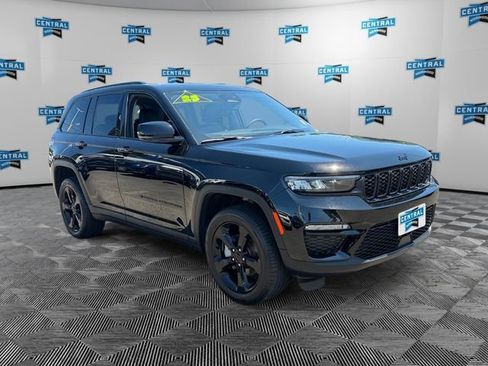 Certified 2023 Jeep Grand Cherokee Limited w/ Black Appearance Package AWD/4WD image 8