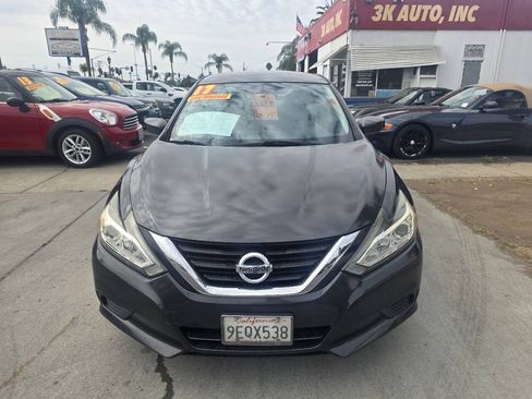 Used 2017 Nissan Altima 2.5 S w/ Power Driver Seat Package FWD image 2