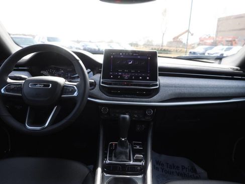 Used 2024 Jeep Compass Latitude w/ Convenience Group image 14