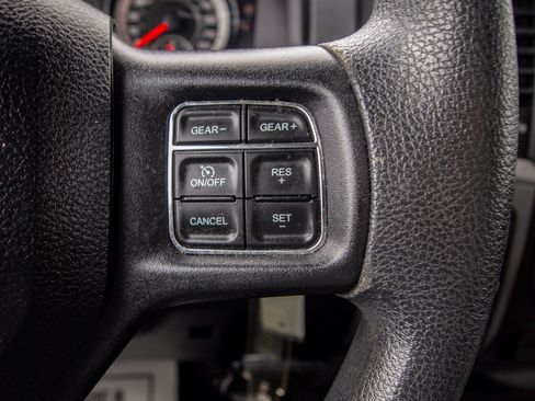 Used 2018 RAM 1500 Express AWD/4WD image 23