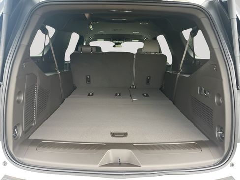New 2026 Chevrolet Suburban LT w/ LPO, Chrome Package RWD image 8