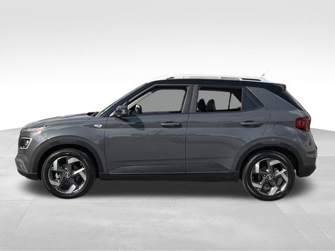 Used 2025 Hyundai Venue Limited FWD image 5